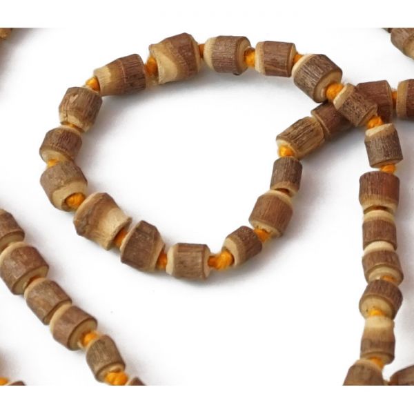 Чотки з дерева Нім з корою перев'язані 6мм.