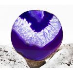 Срез агата с золотой каёмкой 8 - 10см. Фиолетовый